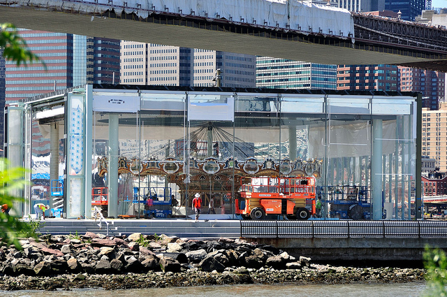 Brooklyn Bridge Park w/ Jane's Carousel. Photo by dumbonyc 